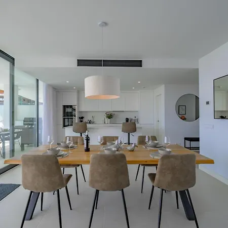 Amazing 3 Bedroom With Seaviews In Higueron *